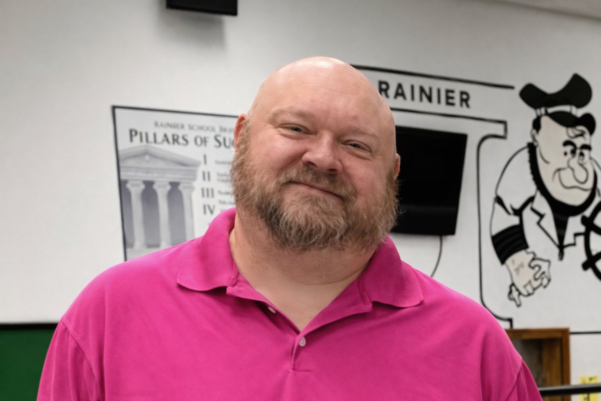 🚨 BREAKING: Oregon High School principal Jeremy Peter Williams, who was on leave for celebrating Charlie’s ass*ssination, was sentenced to over five years in prison for possession of child p**n

Jeremy Peter Williams, the former principal of Rainier Junior/Senior High School in