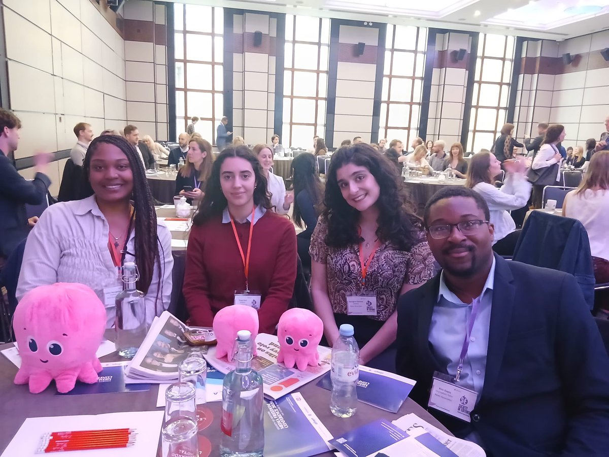 NewsAssociates's tweet photo. A lucky group of our NCTJ trainees had the opportunity to attend The Society of Editors’ The Future of News Conference where they heard from a number of industry tastemakers 🤩⁣
⁣
#SoEConf #TeamNA #StartedHere https://t.co/TYBDBhIytG