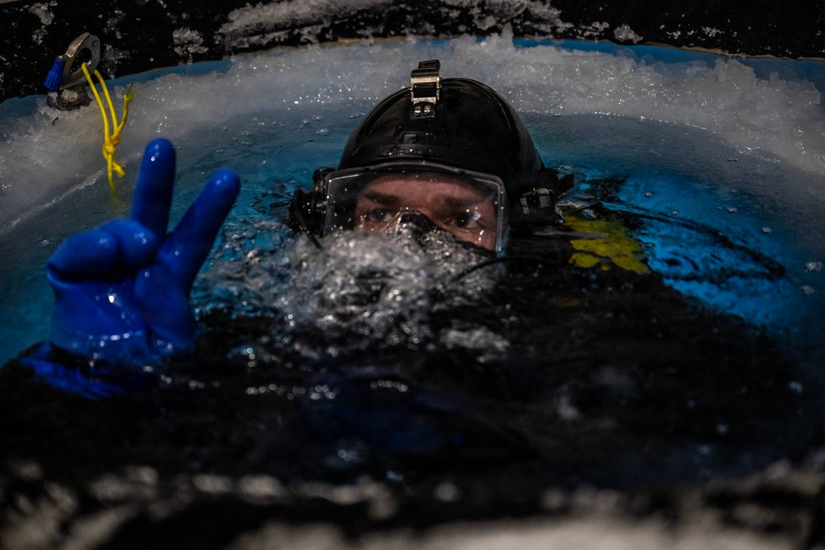 U.S. Navy tweet media