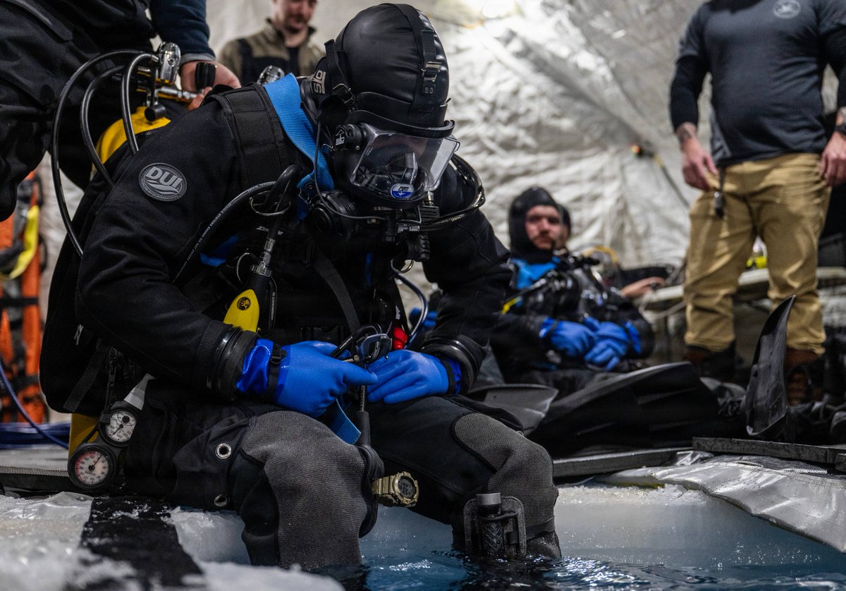 U.S. Navy tweet media