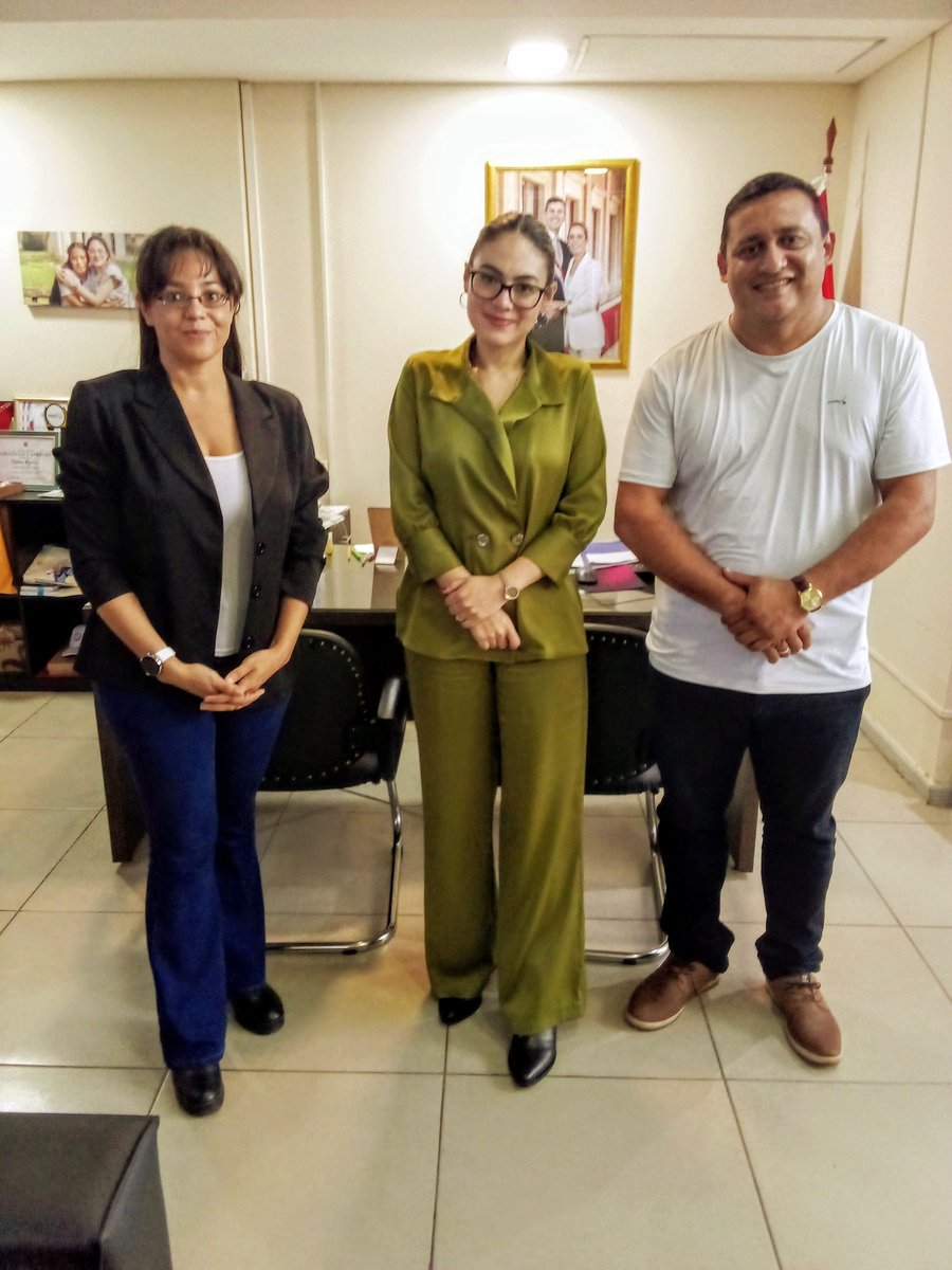 HildaFerrass's tweet photo. Proyectando el futuro de los jóvenes de Caacupé 💚💛😌

Mantuvimos una reunión de trabajo con la ministra de la Juventud "Salma Agüero" y el Concejal de Caacupé "Rubén Bobadilla" https://t.co/S6InlySL0Q