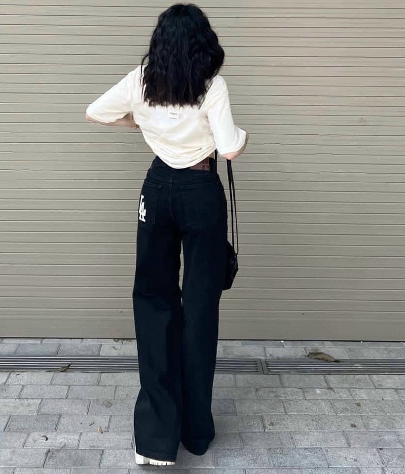 Thắng làm vua, thua làm người đẹp. 
P/s: thắng thua gì thì cũm phải đẹp mí chịu...🥰🥰🥰