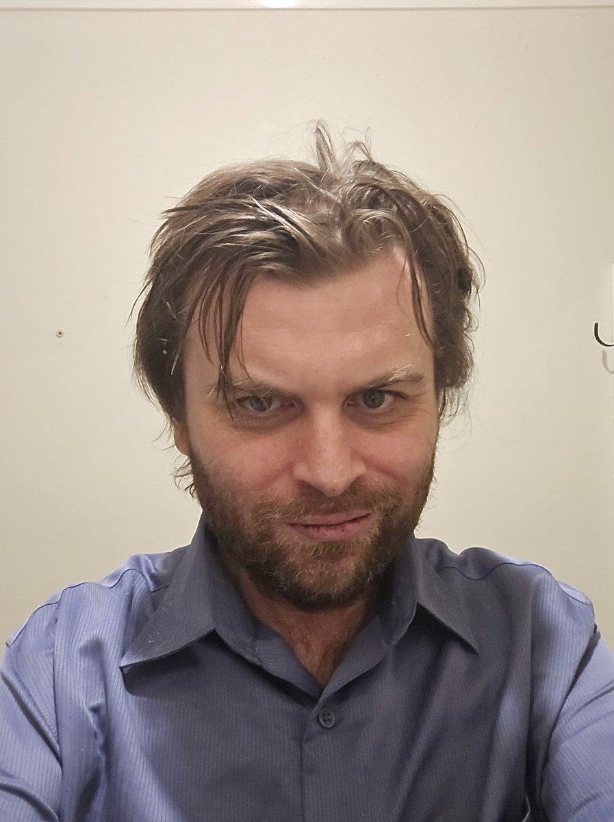 RandbotVT tweet media