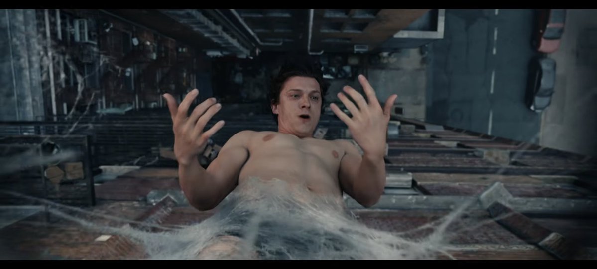 Sksj002's tweet image. 🚨 THEORY: Spider-Man Is Slowly Becoming Man-Spider in the MCU

What we’re seeing in Brand New Day might just be the beginning.

The cocooning, the organic webbing, and Peter collapsing all point toward one thing his mutation isn’t stabilizing it’s evolving.

In Marvel comics,