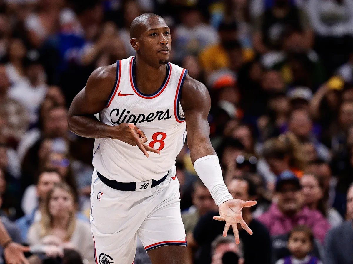 nazeaster's tweet photo. this play is a must in todays arsenal.

Kris Dunn 5.5 Ast OVER vs Pelicans

GET THIS TO 51 LIKE❤️S’ FOR PLAY #3 ‼️

➡️ New Orleans often sends its weak side defender toward the paint when guards turn the corner off high screens, which opens kick out passes to shooters on the wings

➡️ The Clippers frequently run empty side pick actions with Dunn initiating, leaving the corner defender as the only help and creating an easy pass once that defender steps toward the drive

➡️ When Dunn drives baseline, Pelicans defenders rotate from the top of the floor to protect the rim, leaving the opposite slot open for quick swing passes

➡️ New Orleans collapses aggressively on interior penetration, which opens drop off passes to bigs sliding behind the defense along the dunker spot

➡️ The Pelicans often switch late in possessions, and that can pull bigger defenders toward Dunn while cutters slip behind the switch for easy passing targets

➡️ Dunn pushes the ball quickly after rebounds, and New Orleans can be slow matching up in transition, creating early hit ahead assist opportunities