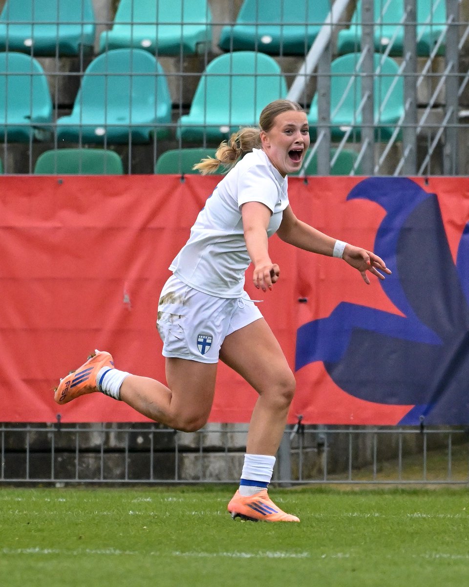 Helmarit tweet media