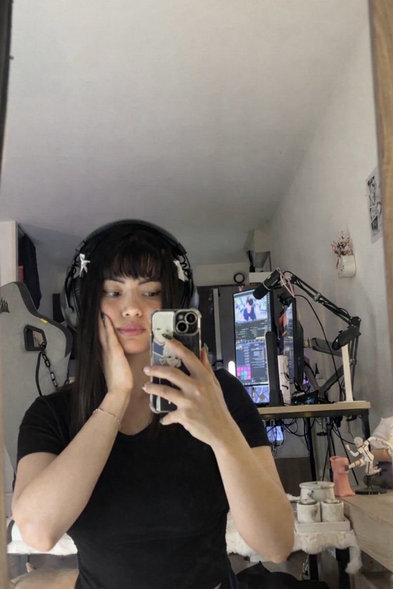 carrmint メ tweet media