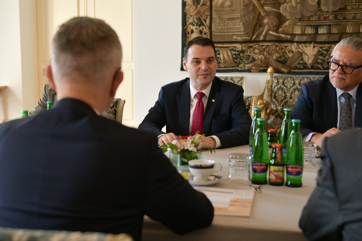 Hospodářská komora tweet media