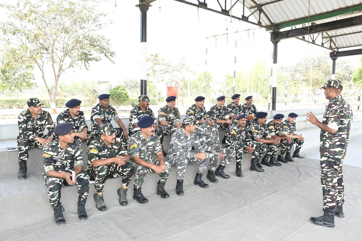 9BnSSB_INDIA's tweet photo. “सही जानकारी, सशक्त संचालन।”
नियमित वर्ग संचालन के माध्यम से कार्मिकों को प्रचालन निर्देशिका की महत्वपूर्ण जानकारी प्रदान की गई।
#SSB_INDIA
#FTRSSBLUCKNOW #SSBSHQGKP
#Balrampur #OperationalGuidelines
#Training
#NationFirst https://t.co/BM29ddlzli