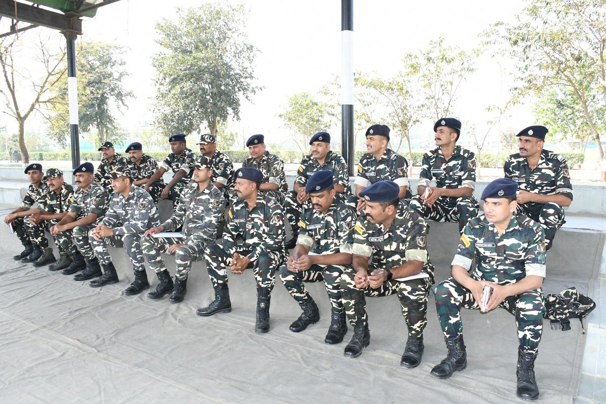 9BnSSB_INDIA's tweet photo. “सही जानकारी, सशक्त संचालन।”
नियमित वर्ग संचालन के माध्यम से कार्मिकों को प्रचालन निर्देशिका की महत्वपूर्ण जानकारी प्रदान की गई।
#SSB_INDIA
#FTRSSBLUCKNOW #SSBSHQGKP
#Balrampur #OperationalGuidelines
#Training
#NationFirst https://t.co/BM29ddlzli