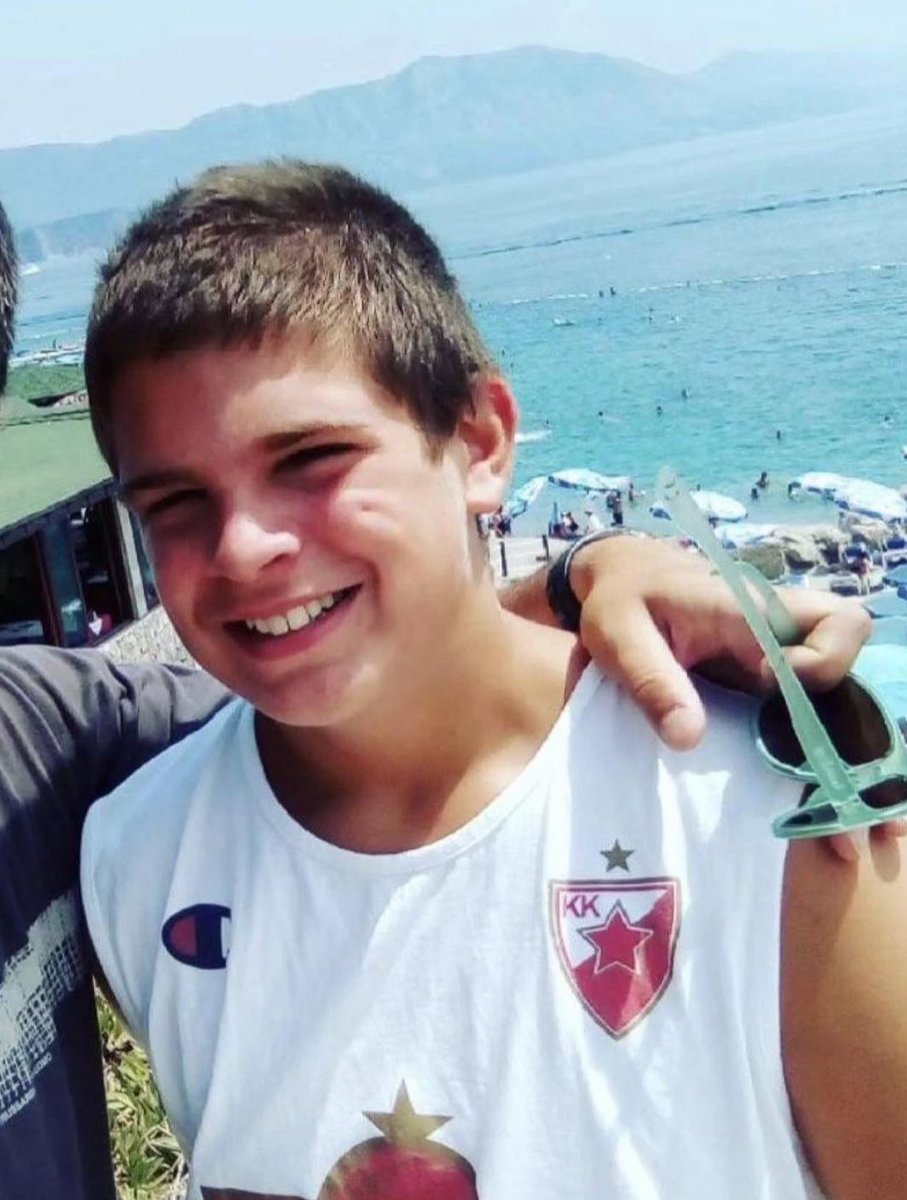 RedStarFamily tweet media