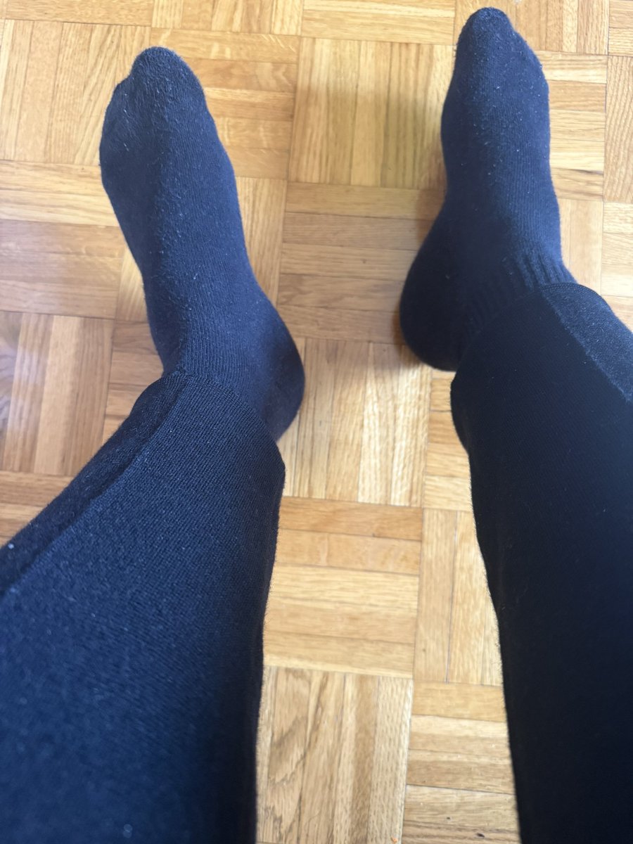 YouPayAlpha's tweet photo. Komm knie dich sofort hin #findom
#alphaherr https://t.co/wGOFDa1SRQ