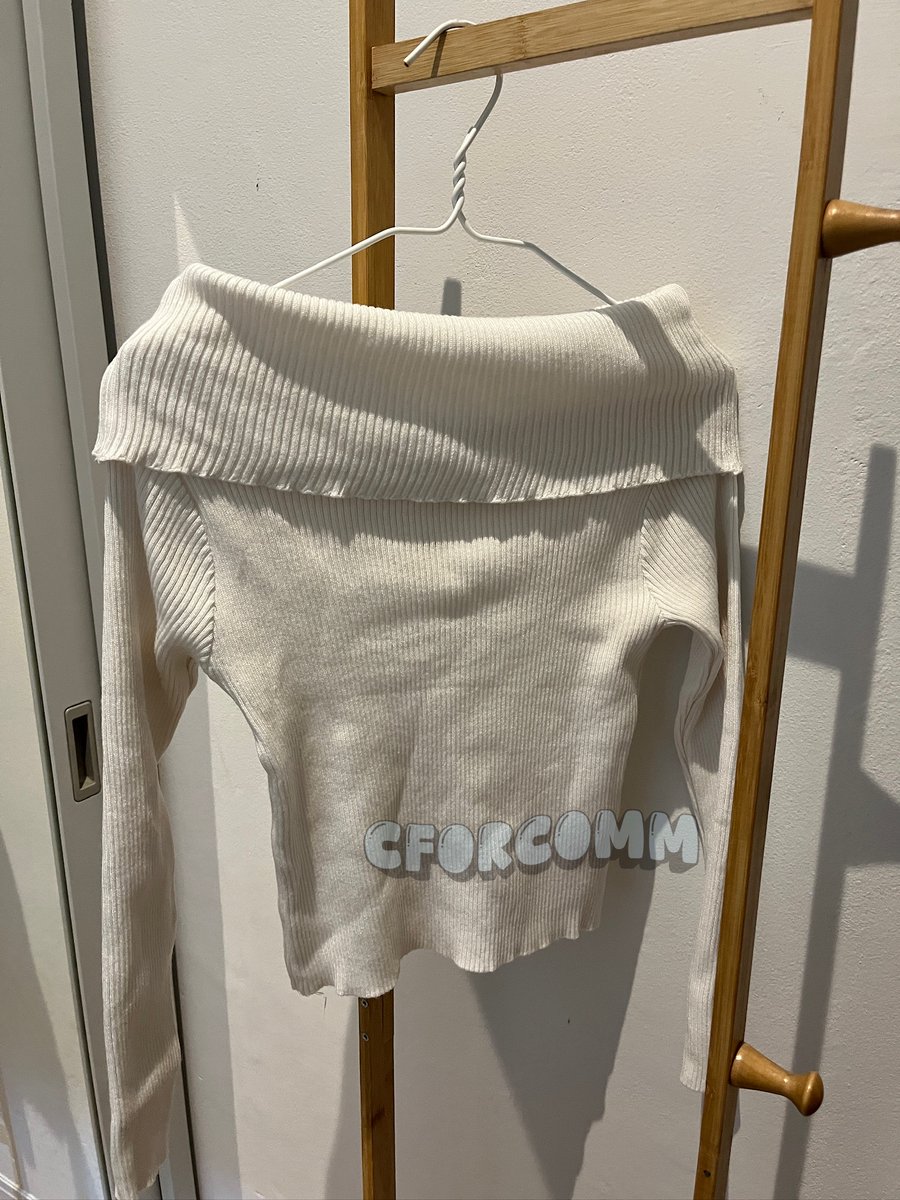 cforcomm's tweet photo. ปาดไหล่แขนยาว ไหมพรม สีขาว
🍶 อกยืด 28-36“
— 25 ฿ (60 ฿ รวมส่ง)

#ส่งต่อ #ส่งต่อเสื้อผ้า #ส่งต่อเสื้อผ้ามือสอง #ส่งต่อเสื้อผ้ามือ2 #เสื้อผ้ามือ2 #เสื้อผ้ามือสอง #เสื้อผ้ามือสองสภาพดี #โละตู้ #โล๊ะตู้ #โล๊ะเสื้อผ้า #เสื้อมือสอง #เสื้อปาดไหล่ #ปาดไหล่มือสอง #ไหมพรม https://t.co/UoZMNA89Xq