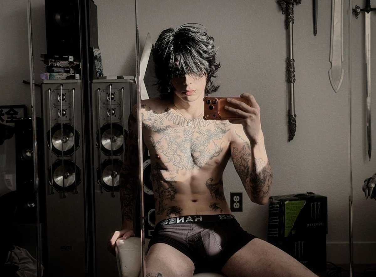 ZOOMBL00D's tweet photo. https://t.co/gZxYPriF00