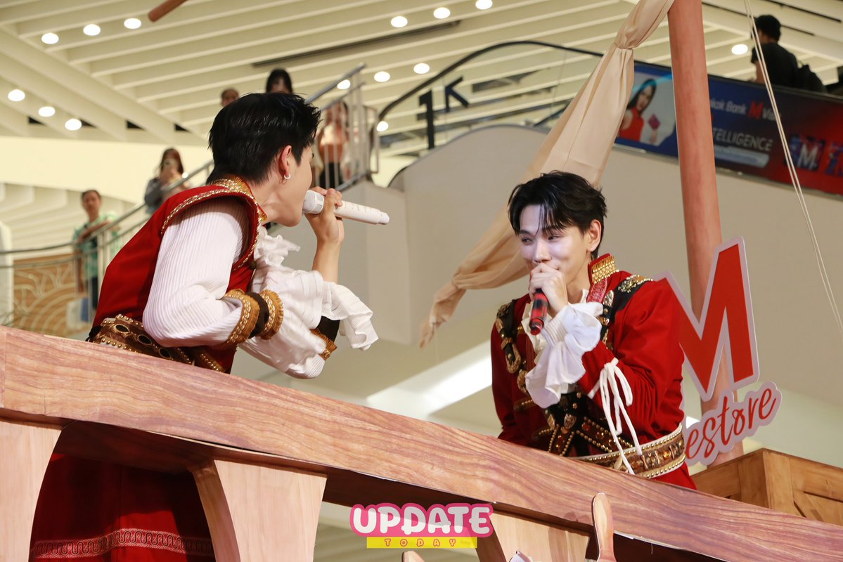 "ต้าห์อู๋-ออฟโรด" ในงาน "M TREASURE ISLAND สลัดร้อน ลุยเกาะมหาสมบัติ"

DaouOffroad  At The Mall Bangkapi
#TheMallMTreasureIslandxDaouOffroad #ต้าห์อู๋ออฟโรด #UPDATETODAY #ข่าว #ข่าวบันเทิง