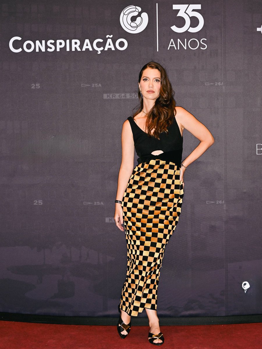 📸 BELÍSSIMA! Nathalia Dill marcou presença na #FestaDoCinema, promovida pela Conspiração Filmes, que aconteceu na noite desta terça-feira (17), no Rio de Janeiro.💫❤️
