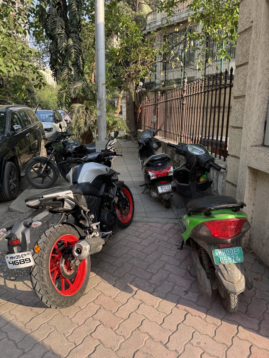 VarunVBakshi's tweet photo. Welcome to Hiranandani Powai where footpaths are wide and two wheelers have unlimited parking. Pedestrians walk on the road @mypowai @mybmc @mybmcWardS @MTPHereToHelp @MumbaiPolice @CPMumbaiPolice @Dev_Fadnavis @CMOMaharashtra @RoadsOfMumbai @PowaiPS @N_Hiranandani @timesofindia https://t.co/WoRUmnVo7W