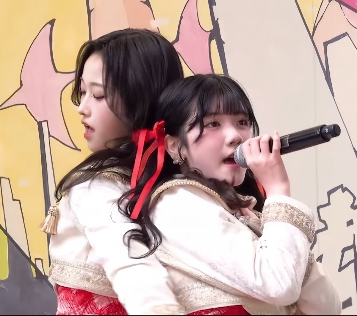 nok5o's tweet photo. 盛れミアモーレのここ
マリア様がみてる の1シーンの様な構図だ…
ってなる

作画真逆な2人はいつだって良い🫶

#遠藤彩加里 #川嶋美楓 #juicejuice https://t.co/1BAxuumaIK