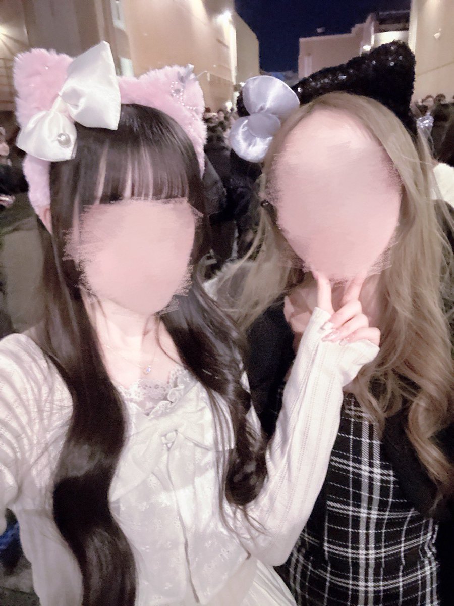 初ユニバ行ってきました〜！
絶叫系乗りまくってちょー楽しかった‼️ᴗ  ̫ ᴗ︎︎👍🏻︎︎︎︎︎︎︎︎
友達に写真撮ってもらってホビ垢風に加工してもらいました。これで私も雰囲気美人
 #マナの眼