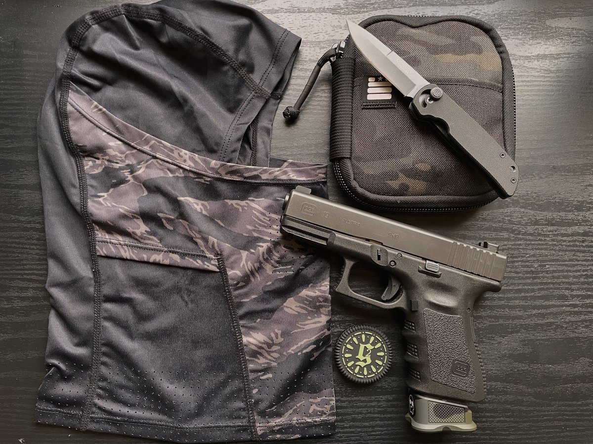 Goon_Dad_EDC's tweet photo. MCB > 🥵 #2a #everydaycarry https://t.co/54tGPbV0YH