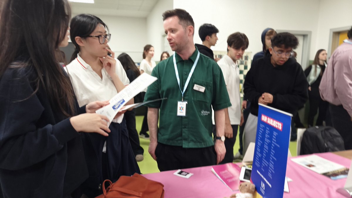 RIS Rome International School tweet media