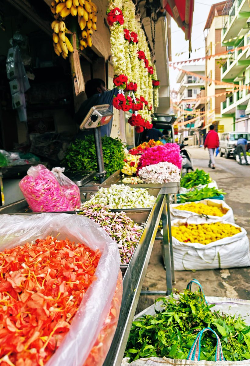 IAnnapurna1's tweet photo. Namma Bengaluru all set for  Ugadi habba !!! 🤩 https://t.co/y79rEMao5w