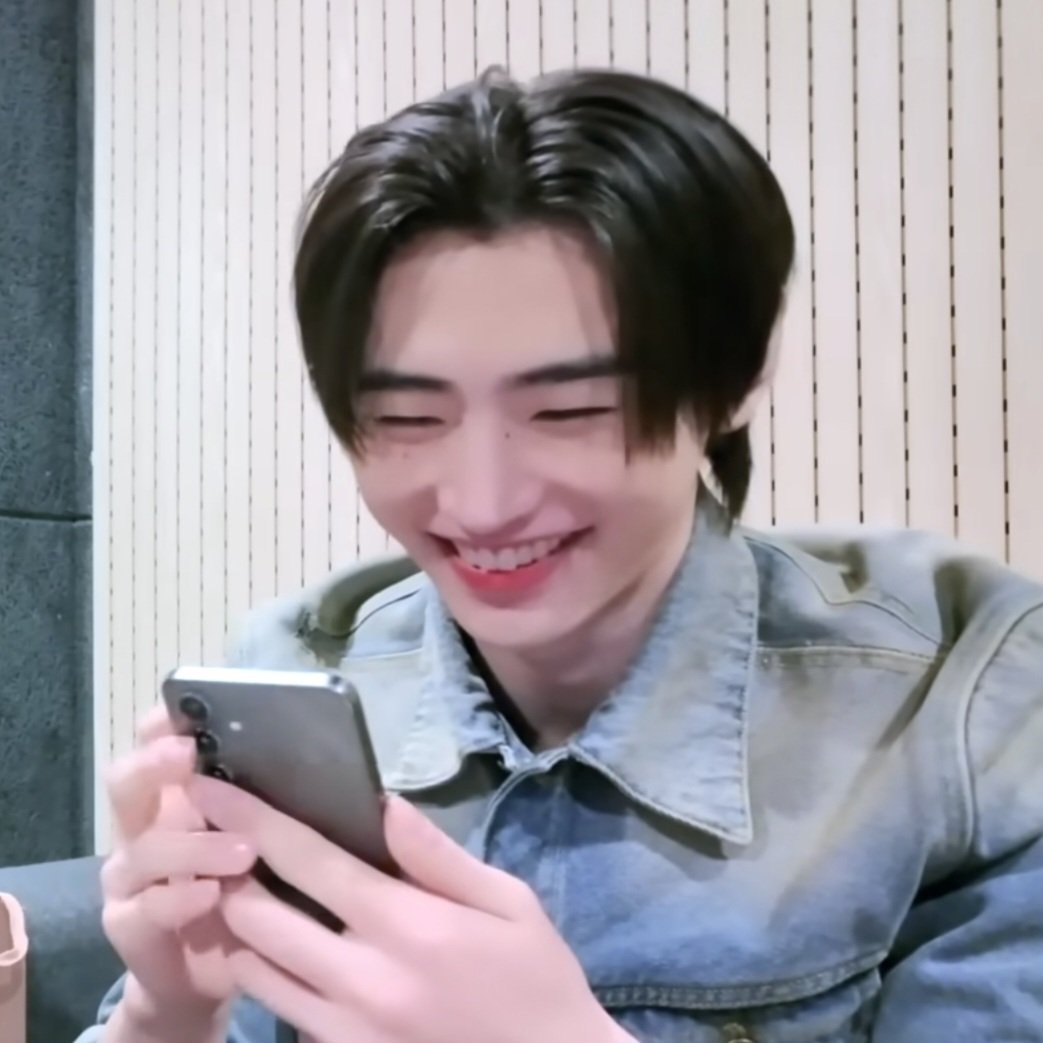 ❄️얼음별 tweet media