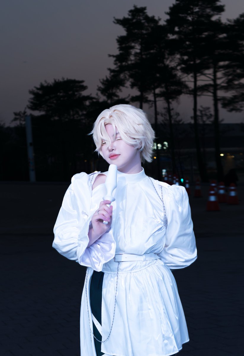 Chois_ciga_'s tweet image. 20260315 코믹월드

에일리언 스테이지 - 루카

Cos : @Croupi_Bunny

추운데 야간촬 하느라 수고했다!

#Luka #에이스테 #alienstage #cos