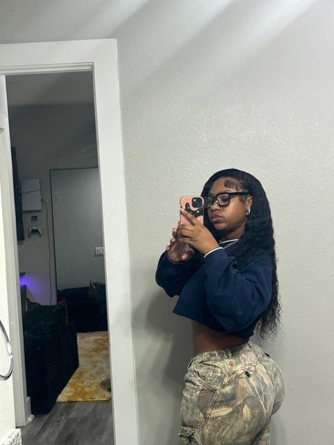 dababytyyy's tweet photo. Petite https://t.co/CGwe0jbXUc