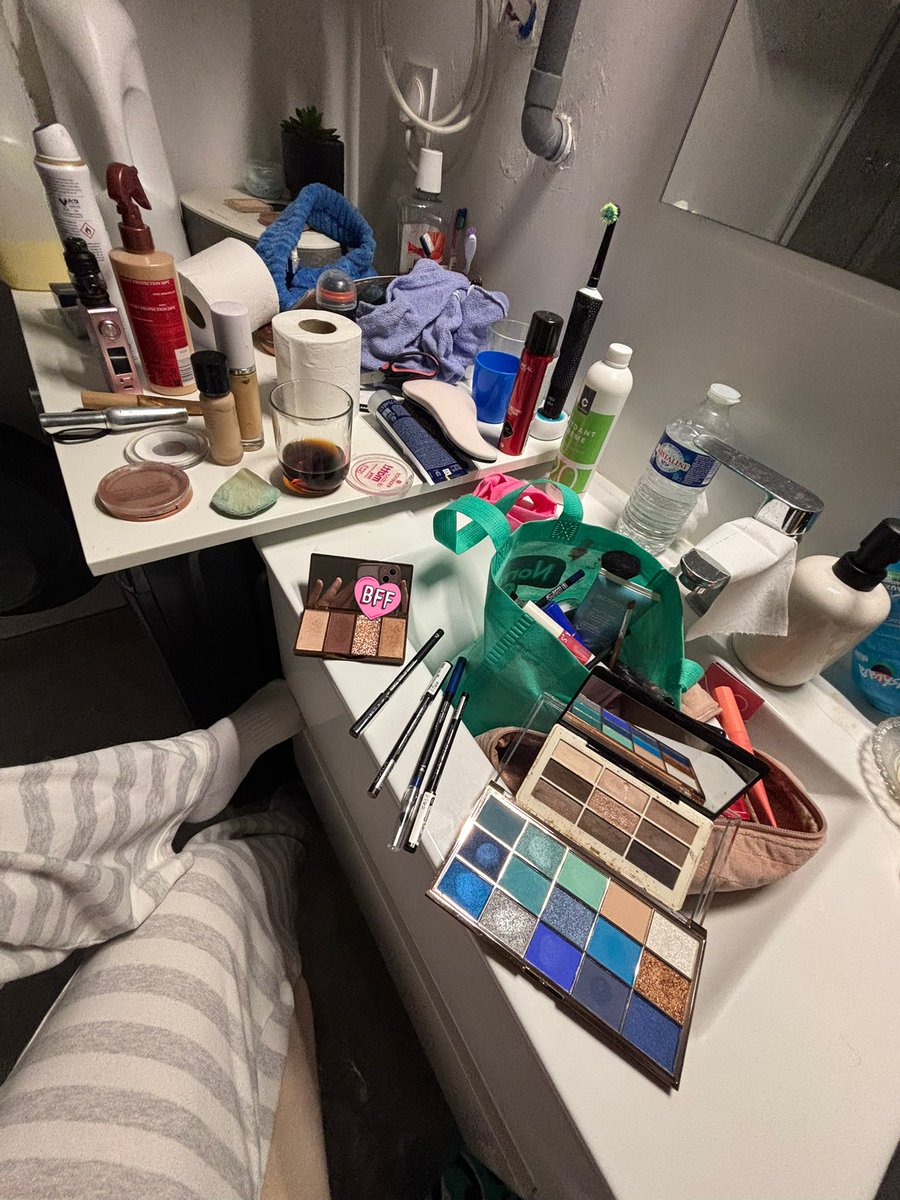 lvs🧛🏼‍♀️💋 tweet media