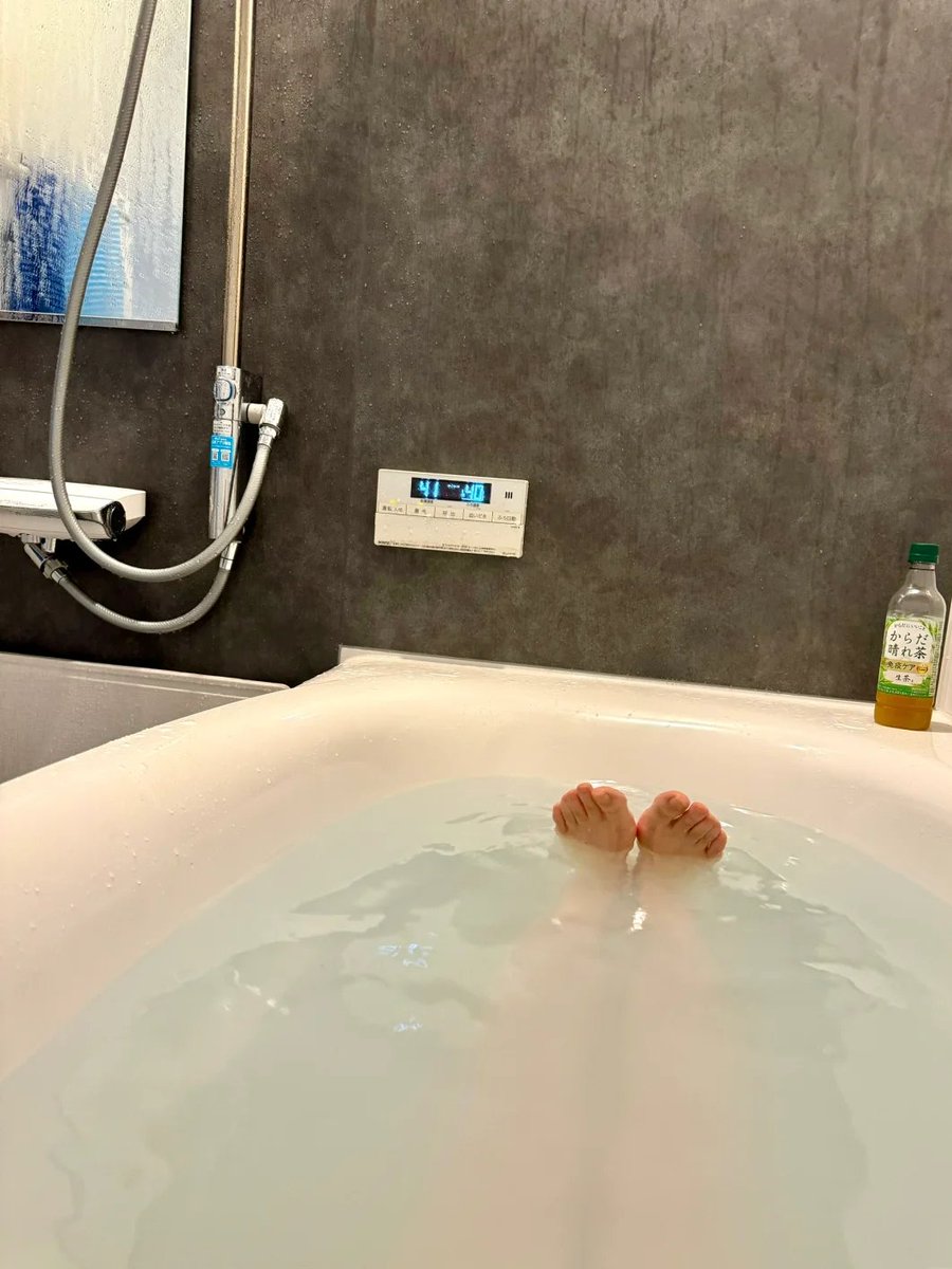 AlbaLlera's tweet photo. お風呂に浸かるのが一番のストレス解消法です🛀 https://t.co/XOBj99Yk0d