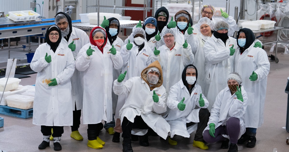 TrystaAlfano's tweet photo. Want a summer job that has awesome coworkers, a 4-day work week, and competitive pay? Join our Distribution Services or Fresh Food Production teams: https://t.co/yjqrJh9YVw 🙌 https://t.co/HEmNTTIBL4