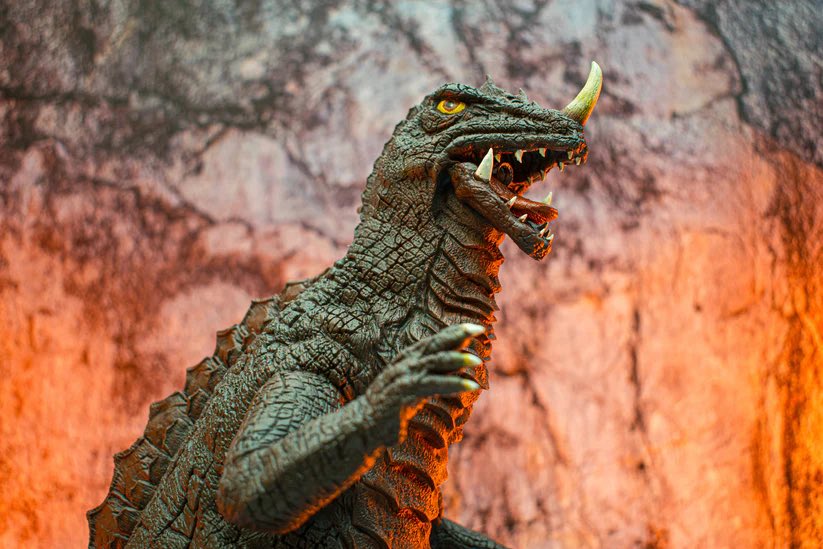 YOSHIKAZU ISHII 石井 良和　映画『異空大怪獣グラ－ディオ』製作中 tweet media