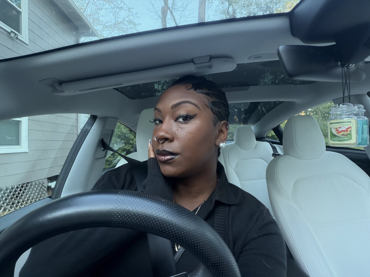 schelleyschell's tweet image. we are so byke!
#pixiecut