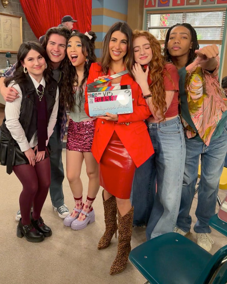 netflix⁷ tweet media