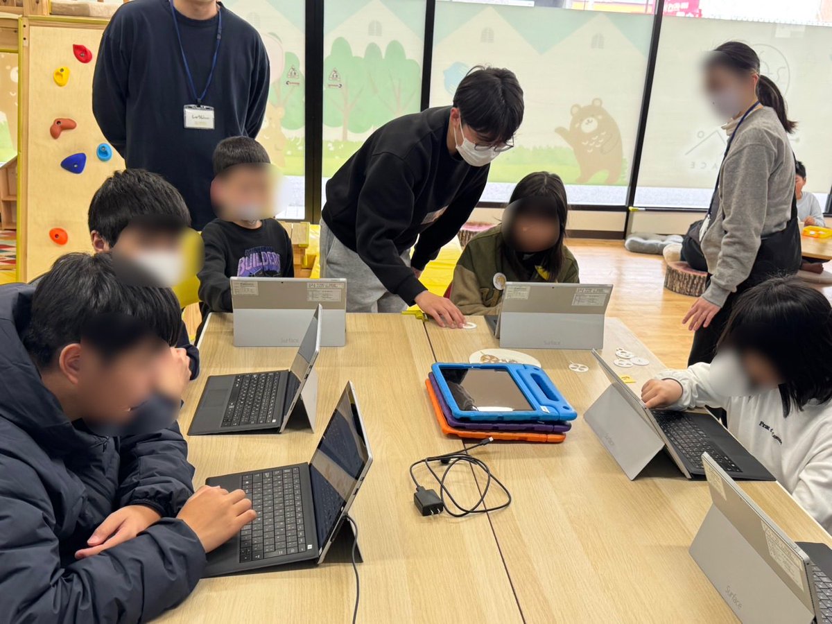 miwalab303's tweet photo. 長野市内の放課後デイに伺いました。3Dプリンタでのパウダーアートとマイクラ建築をしてきました。子どもたちの発想力に驚かされる1日でした。#放課後デイ #マイクラ https://t.co/Inmv9XFKEX