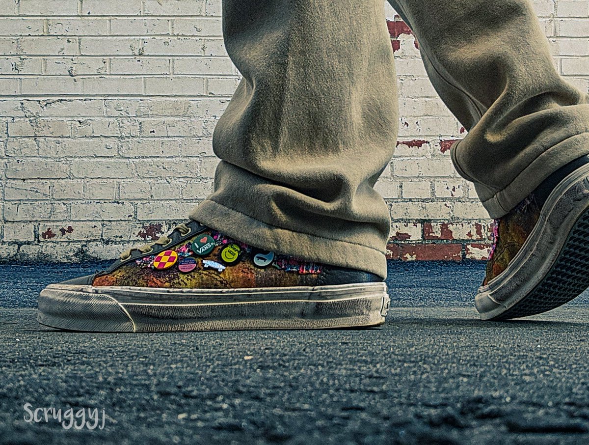 Scruggyj's tweet image. Vans Old Skool 36 LX - Souvenir Pack - Warm Brown

Shots from my collection 
#scruggyjsneakers 
#sneakershots 
#vans
#vanssouvenir 
#vanssouvenirpack