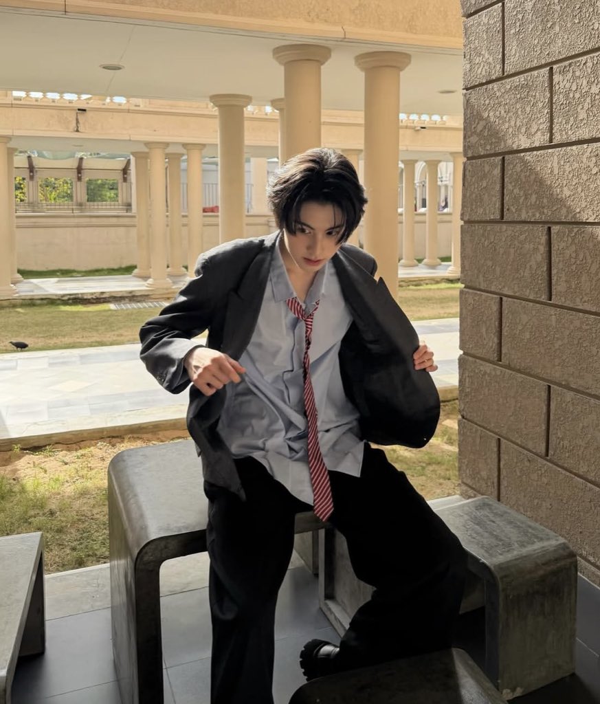 ไหนเฮียเห็นแต่หนู

 #AAashirakorn
#BUS_คับเฮีย_เอ็มวี
#BUS_คับเฮีย