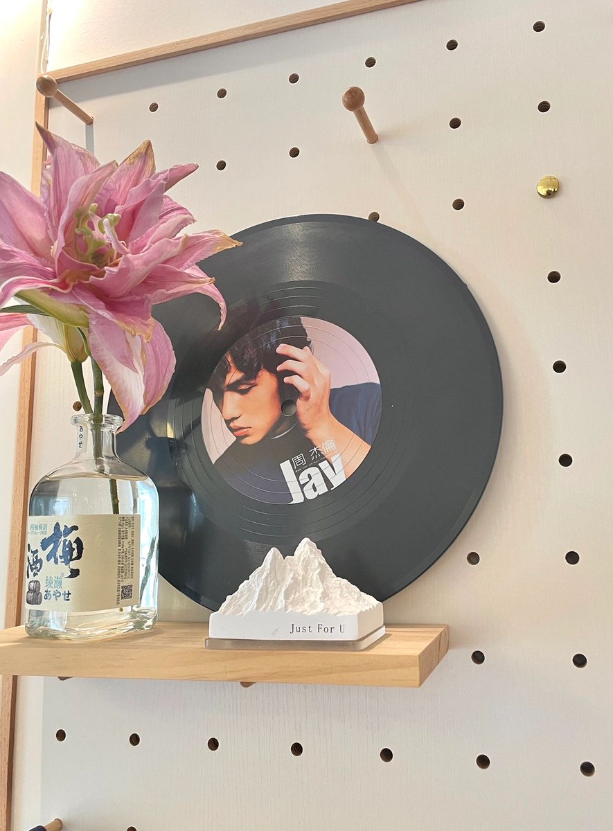 alexyaly's tweet photo. Dive into sound that wraps around you—no fancy gear needed. Just press play, close your eyes, and let the music take you away. https://t.co/8QRm4FILua