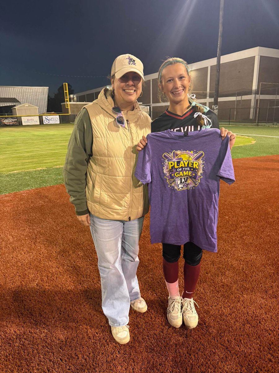 Analiese Holmes tweet media