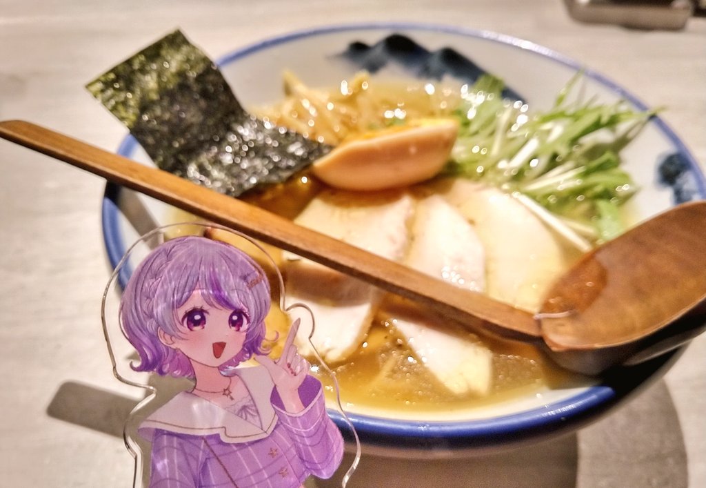 mizuneko_nora's tweet image. LEAF POPUP STORE の後に
 ラーメン阿夫利 渋谷道玄坂店！

奥に長いカウンターの店舗！
スタッフさんも賑やか！
土地柄か外国人観光客も多数来店！

バッジを当てたので、
麻布十番店にもお伺いしなくては！

 #AFURI
#星埜きぃ