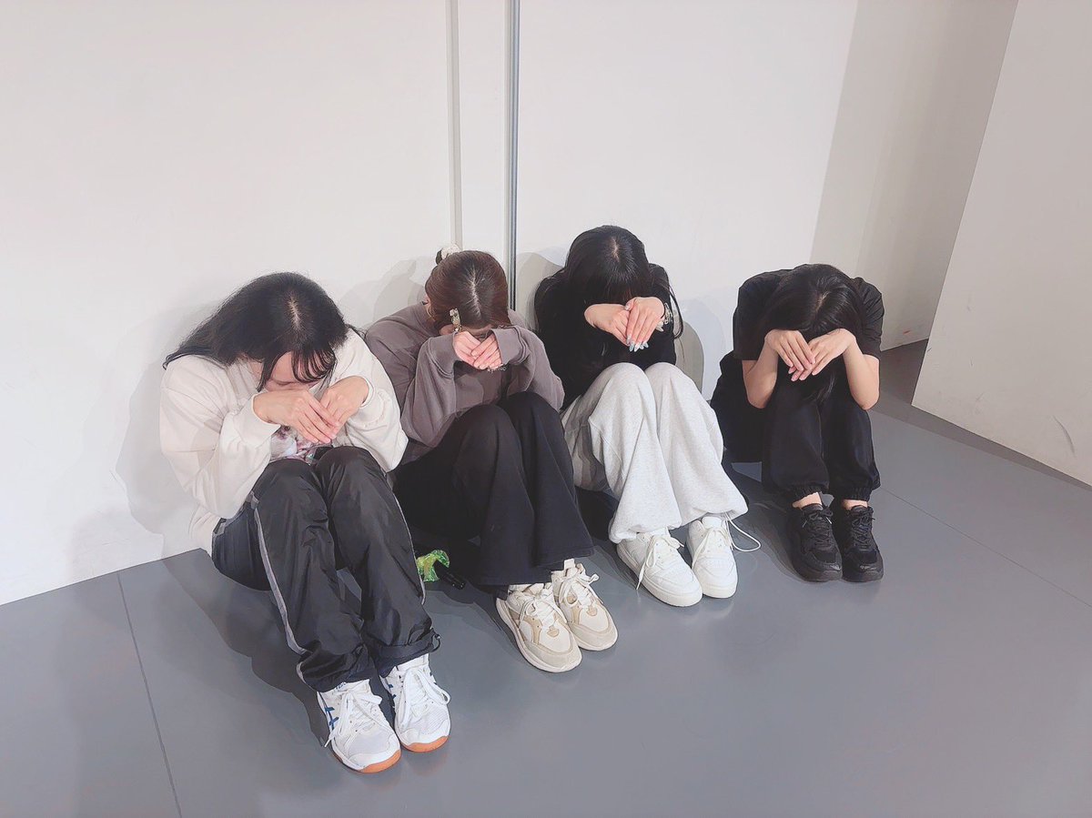 Angelic_Sugar_'s tweet photo. えんしゅがさんちーむレッスンおわです。
春はイベントがたくさん！
今週末はつま恋押忍フェスとMarble-Maple鈴白あんさん卒業ライブです🪽🫧
ありがとうポーズのえんしゅがちゃんをどうぞ。 https://t.co/A4rzasKxE3