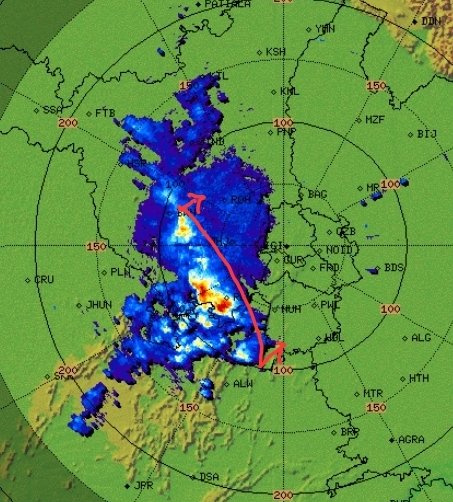 navdeepdahiya55's tweet image. Weather Alert ⚠️
Storms are intensifying inching closer to #Delhi NCR. 
Expect moderate to heavy rains along with strong dust raising wind gust of 60-70km/h during the thunderstorm over most parts of #Delhi #Gurgaon #Noida #Faridabad #Ghaziabad during 6:30 to 8:30pm.
Avoid