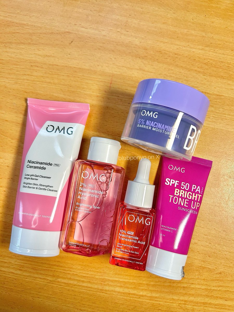 blubponyo's tweet image. My fav combo #SkincareRoutine yg bikin kulit makin cerah menjelang lebaran ini✨👀

Btw ini under 100k aja udah dapet 1 set lengkap dari facial wash-sunscreen. #PerjuangGlowUpRamadhan cobain deh!