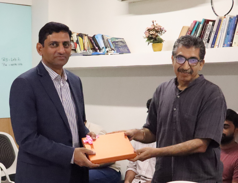 Ashank Desai Centre for Policy Studies, IIT Bombay tweet media