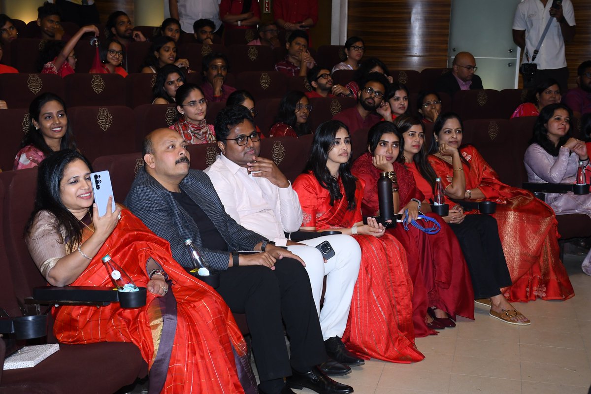 Renaissanceevnt's tweet image. There’s a different kind of ease when a client becomes a creative partner

For our latest Chosen event, it didn’t feel like executing a brief it felt like co‑creating an experience

That’s the real sweet spot in events

Event by Renaissance

#EventPlanning #EventCuration