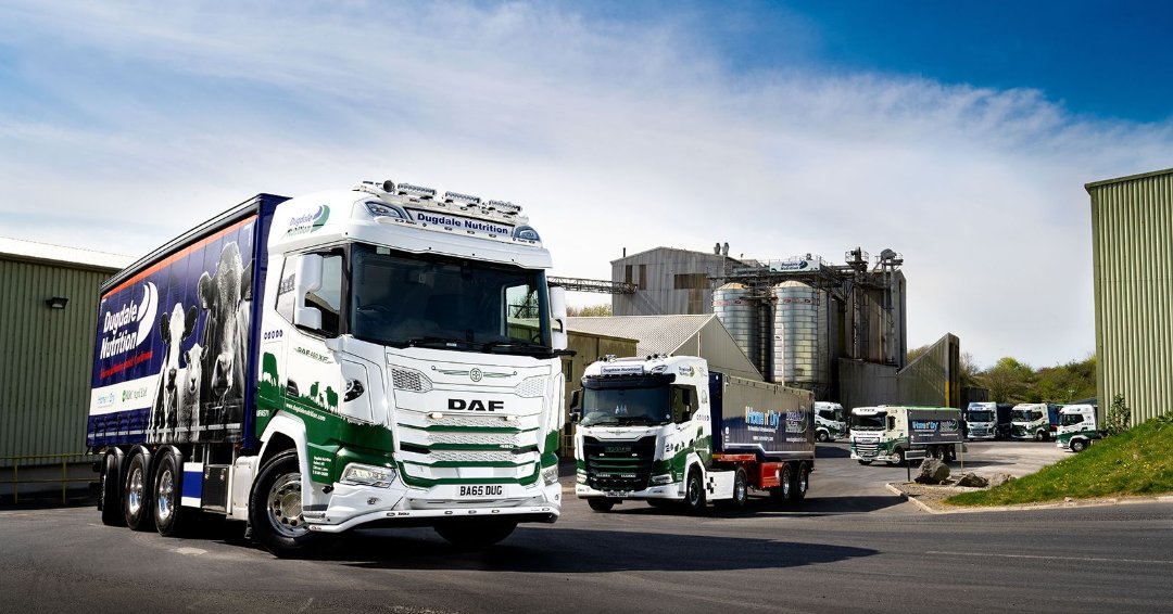 DAFTrucksUK's tweet photo. As featured in January’s edition of Bulk &amp; Tipper magazine, Dugdale Nutrition is proud to showcase its DAF XF 480 8x4 Tridem. 🚛

👉 Find out what makes the XF a favourite with the animal feed manufacturer here: https://t.co/1sjhM3GTxv

#DAFTrucks #DAFXF #DAFDriver https://t.co/RUniVxTU9u