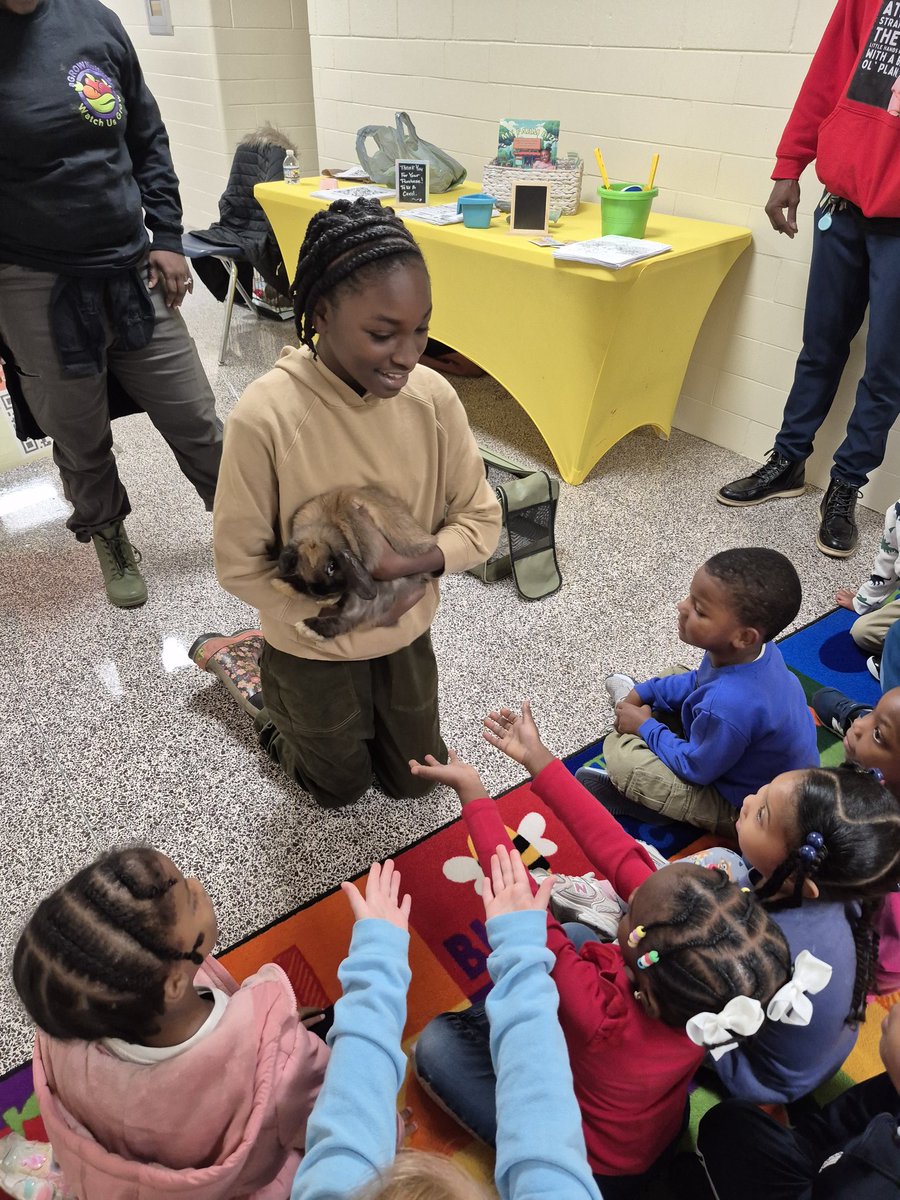 srlindstrom's tweet photo. 3rd day as the new principal of the #ELC, & we are celebrating career day with #kendallraesgreenheart @DeKalbSchools @DrNormanCSauce3 https://t.co/zkEyjA1pqa