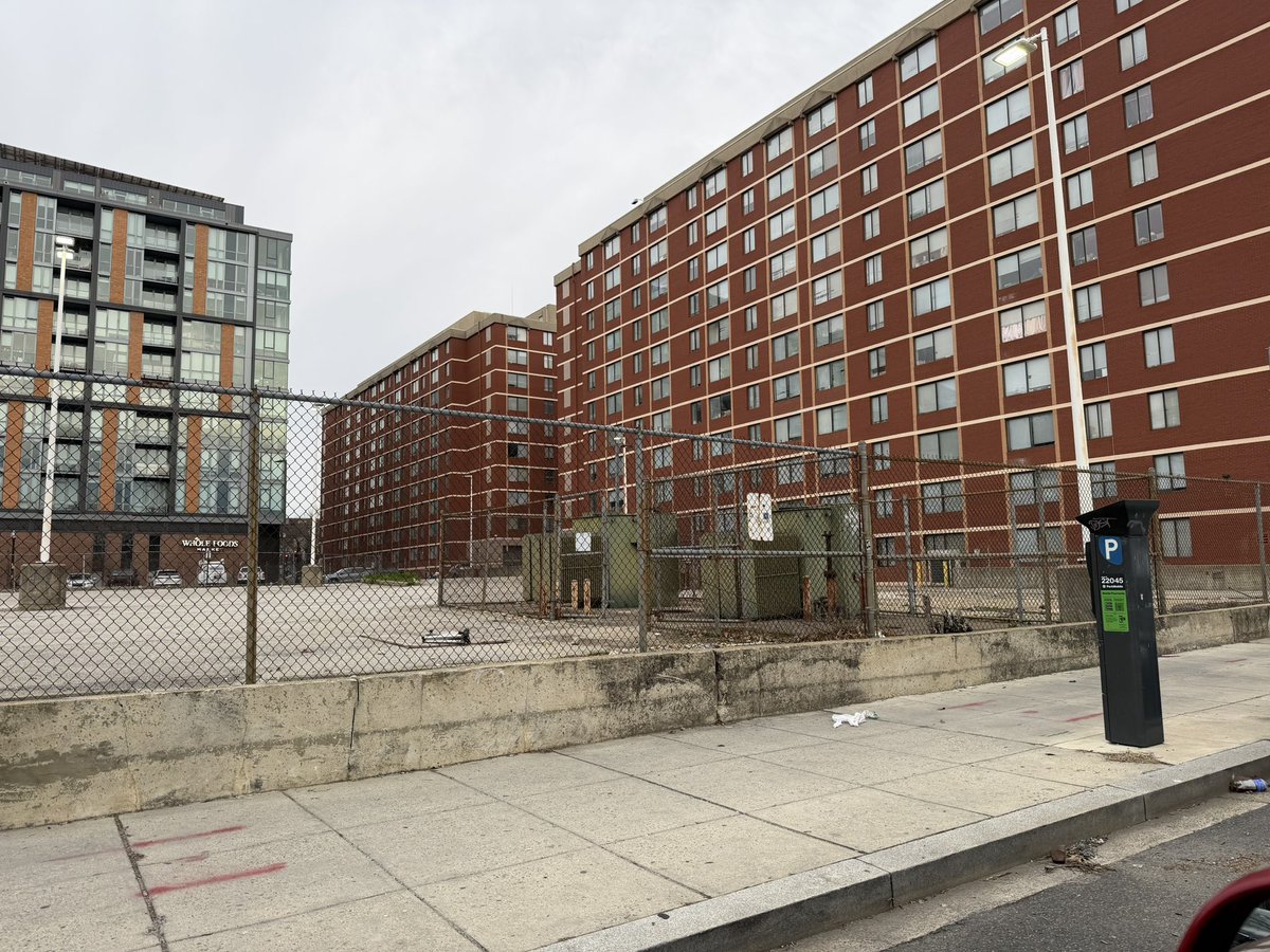 Mark Lyon tweet media