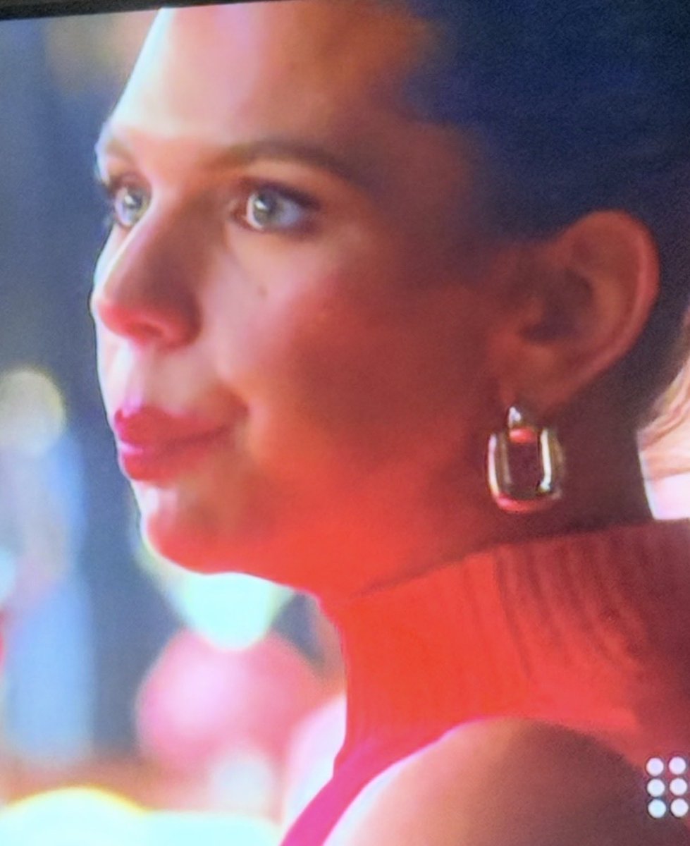 This despicable creature Bec is totally putting me off watching #MAFS. Her lack of awareness, inability to control her foul mouth and insecurities and her blatant hypocrisy are making so repulsed I’m off watching anymore.